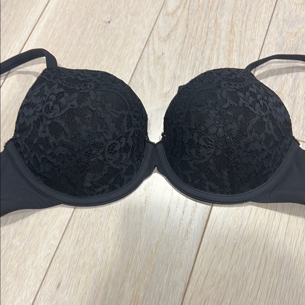 SKIMS Black Bra with Underwire Support and Adjustable Straps